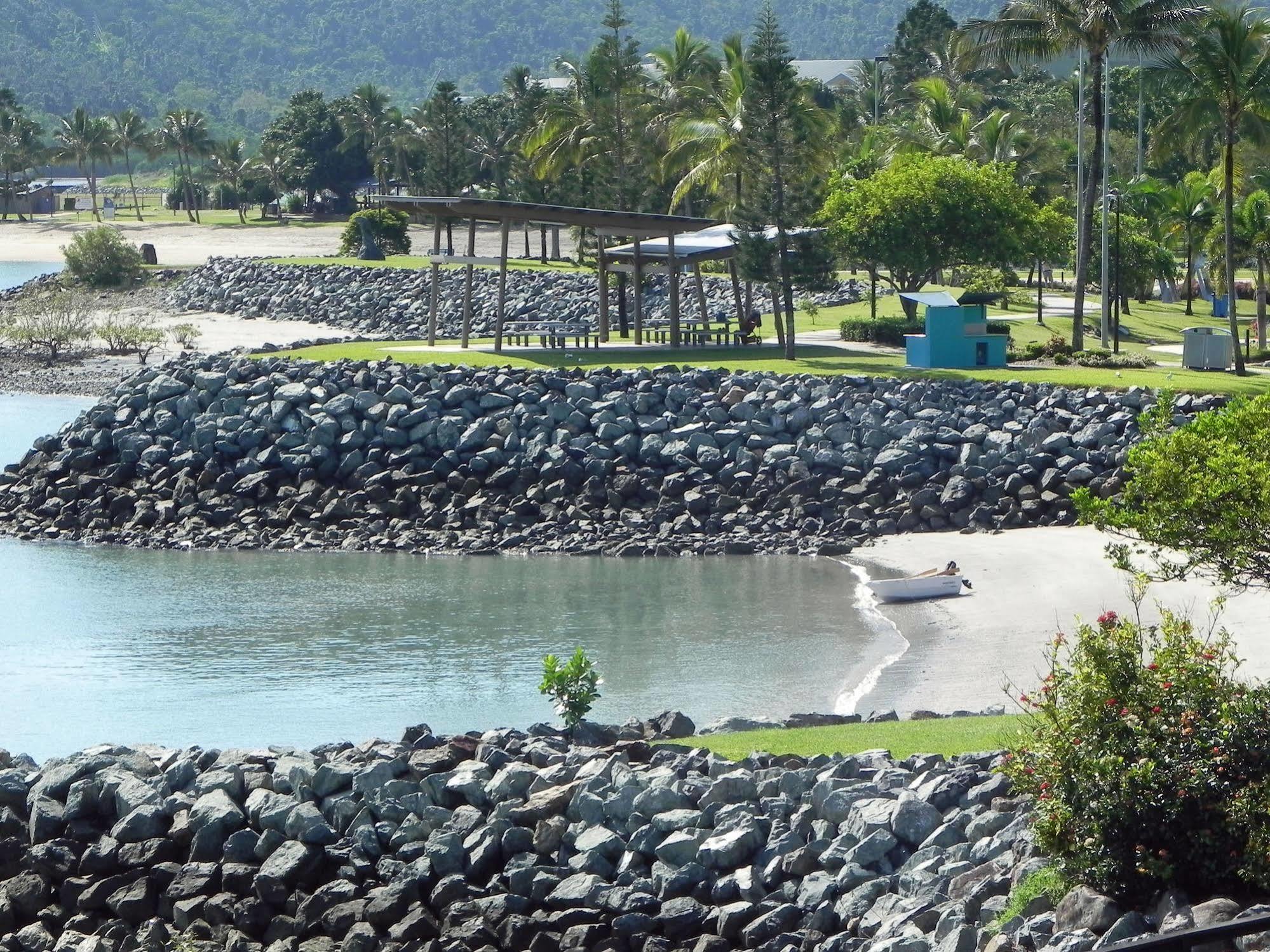 Airlie Waterfront Bed & Breakfast Airlie Beach Exterior foto
